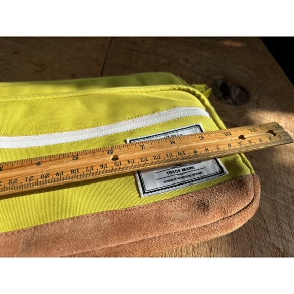 Herschel Tech Sleeve - Green - leather bottom - Picture 8 of 8